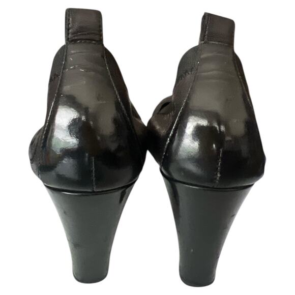 Chanel Black Interlocking CC Logo Leather Pumps, IT38/US8 - Picture 3 of 8